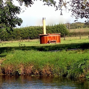 Wood-fired hot tub installation, Hampshire, October 2014